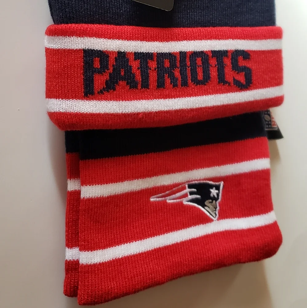 New England Patriots NFL Official Beanie Pom Winter Hat & Scarf Set NWT